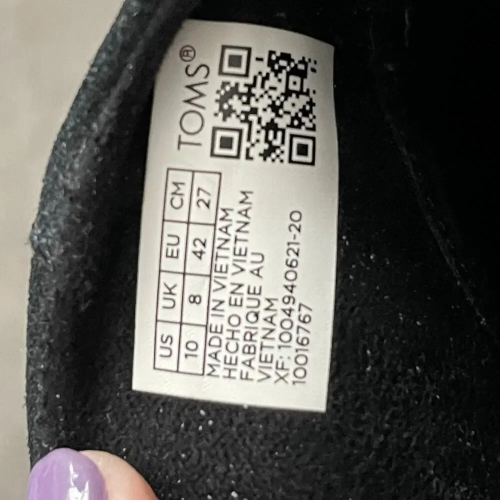 Toms Women’s 10 High Top Sneakers
